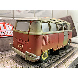 Maisto Volkswagen Van Samba "Old Friends"