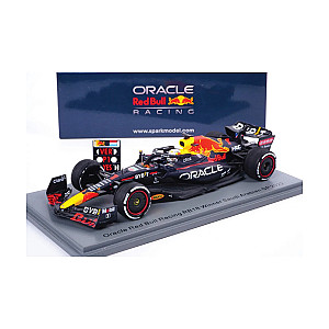 Spark Oracle Red Bull Racing RB18 #1 - Winner Saudi Arabian GP 2022 - Max Verstappen with pit board