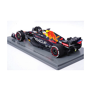 Spark Oracle Red Bull Racing RB18 #1 - Winner Saudi Arabian GP 2022 - Max Verstappen with pit board