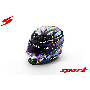 Mini capacete à escala 1/5 da Spark do piloto Lewis Hamilton utilizado na vitória do GP de Inglaterra de 2021