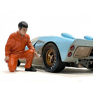 1:18 Mechanic with orange jumpsuit - Jerry