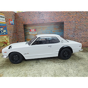 Nissan Skyline GT-R KPGC10 branco