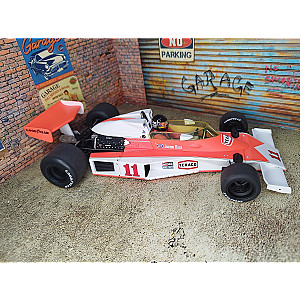 MCG 1:18 MCG18612F McLaren M23 #11 da Marlboro Team McLaren conduzido por James Hunt no circuito F1 da Alemanha em 1976. Com decalques para aplicar